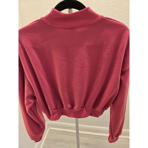 SHEIN Women's Cropped Mock Neck Sweatshirt Magenta Pink Boston Embossed Top NWT - Picture 4 of 8